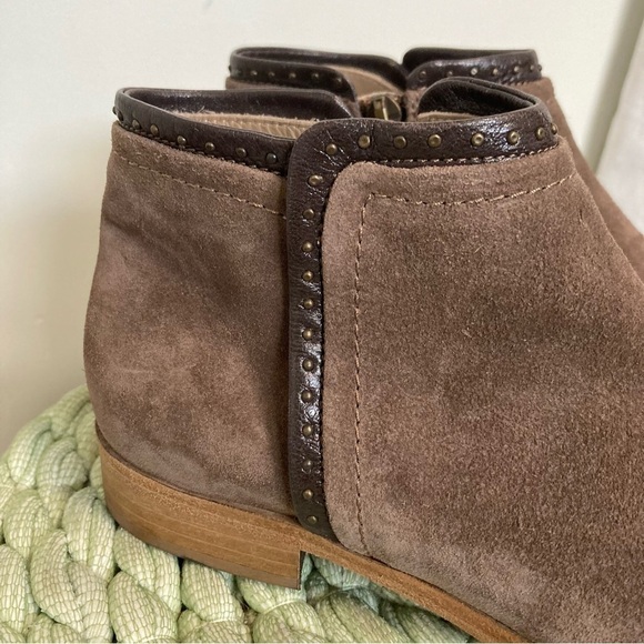 NWOB Italeau Miralda Nut Brown Suede Micro Stud Ankle Booties - Picture 8 of 12